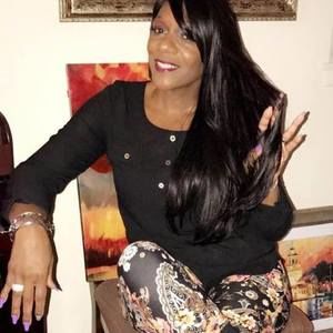 Meet your Posher, Elaine